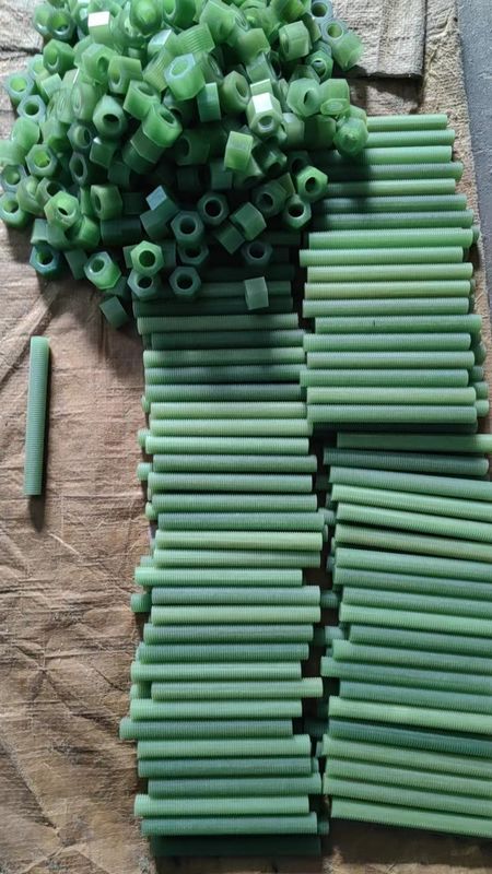 Yüksek Güçlü Plastik Boltlar FRP Metrik İp ile Bolt Yeşil Renkli